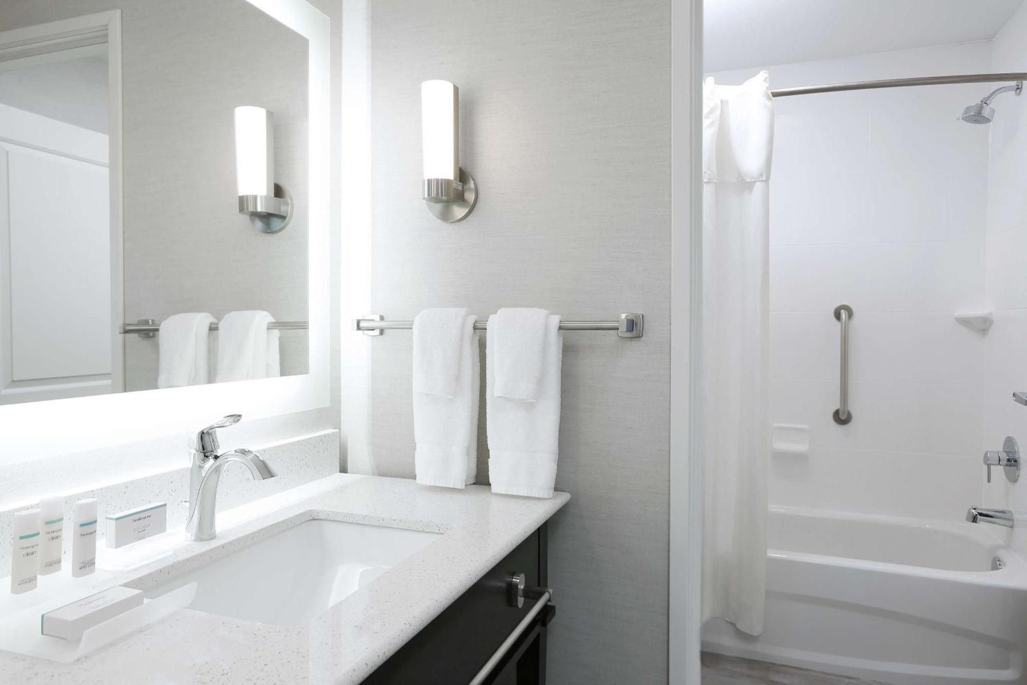 Homewood Suites By Hilton West Fargo/Sanford Medical Center Bagian luar foto